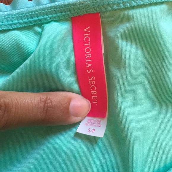 Bikini - Picture 3 of 8